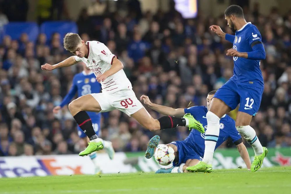 在攻防两端 在攻防两端