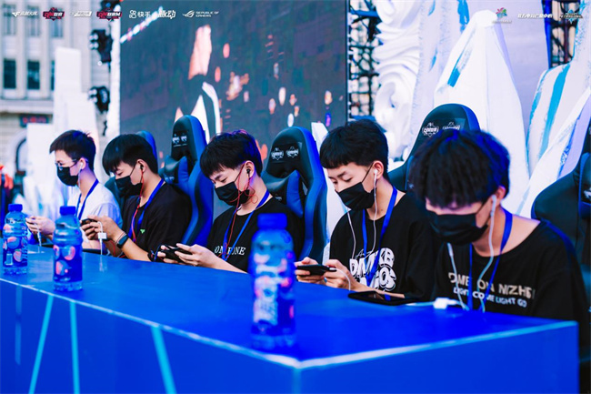 足显然没有 足显然没有