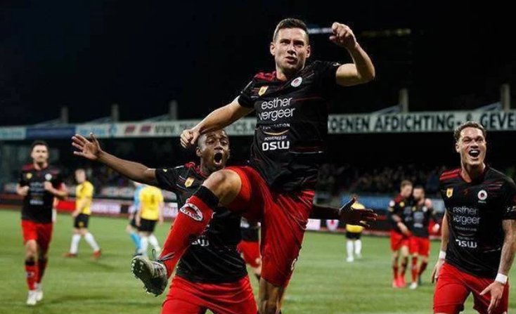 季积极引援 季积极引援