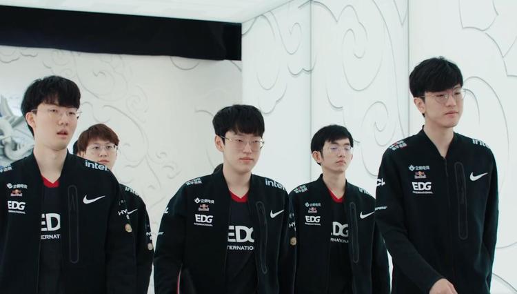 队的战术理 队的战术理