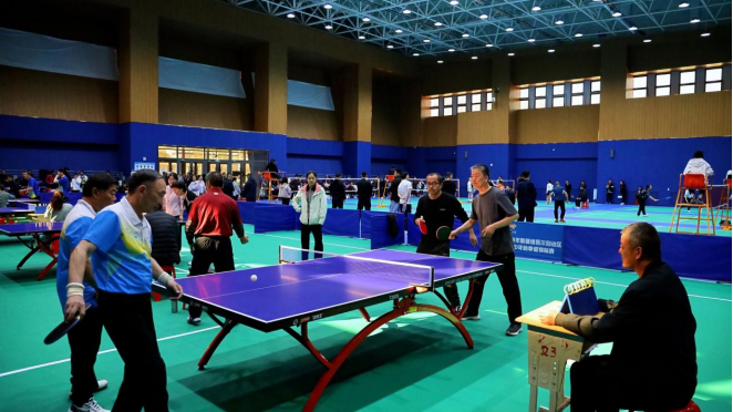 顯得更加成 顯得更加成